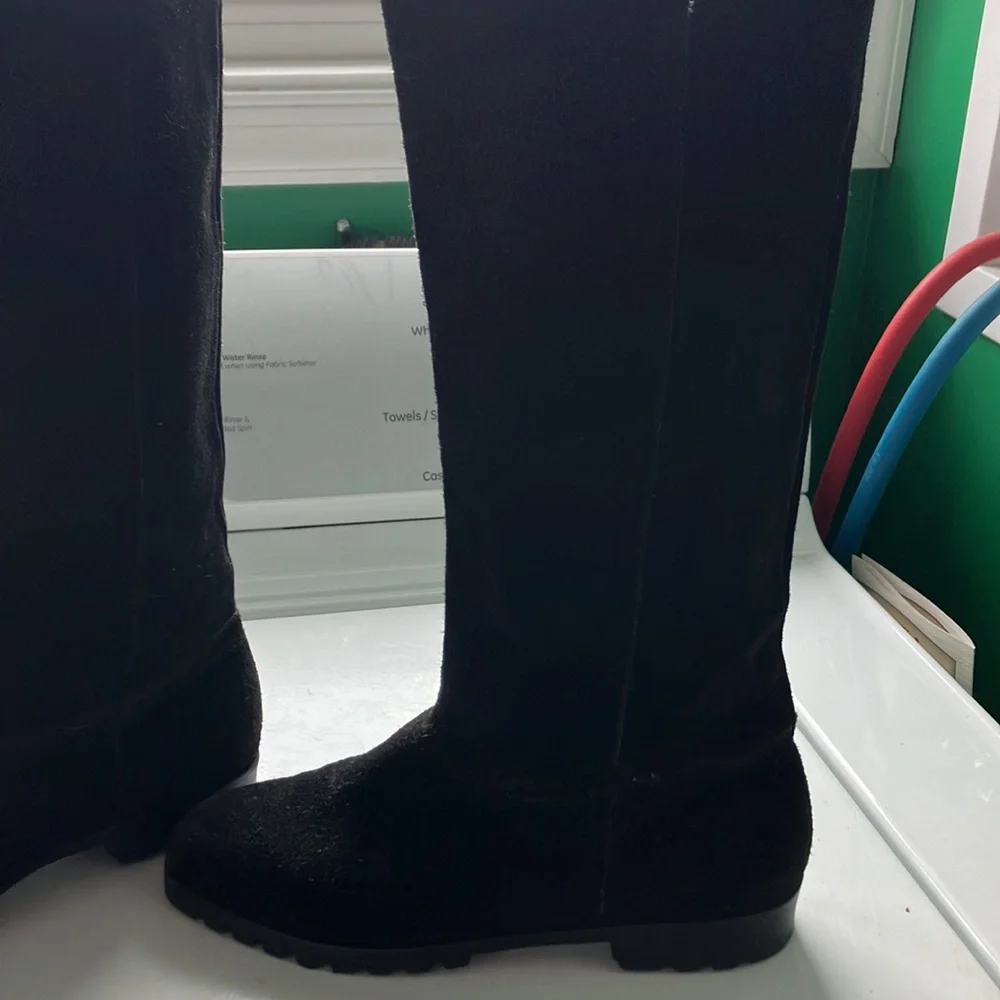 Liz Claiborne black suede tall flat boots 8M riding boot style